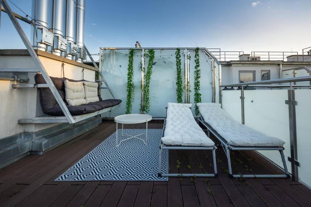 Apartment Bright With Two Terraces In 1020/vienna *