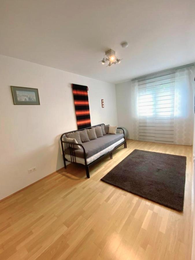 Near Lake Two Bedroom * Vienna