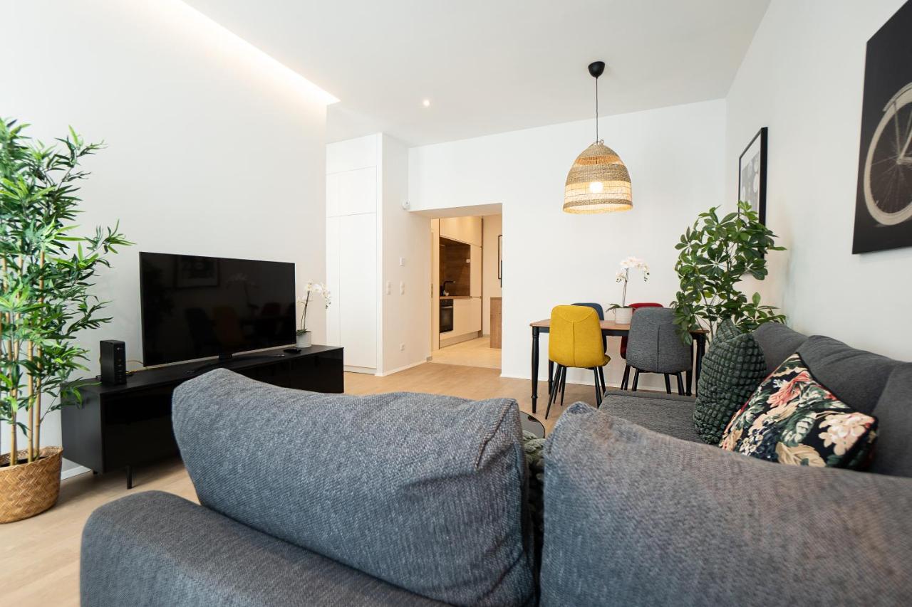 Posh With A King-size Bed And Modern Design