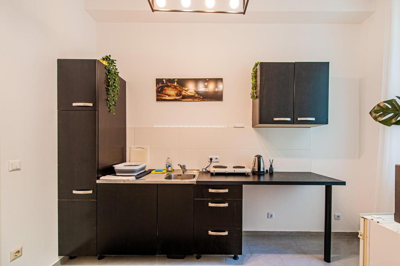 Homestay My Apartment- Artroom