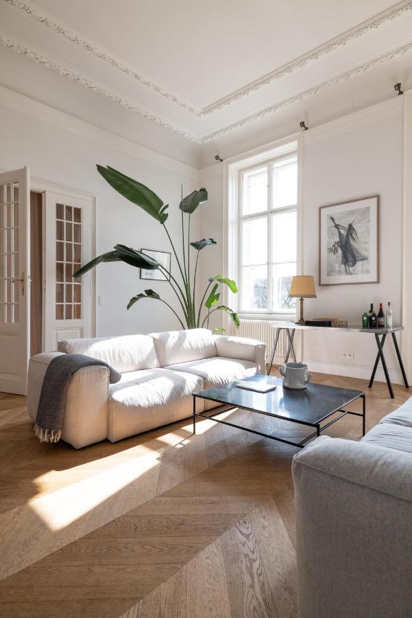 2-bedroom With Private Library *