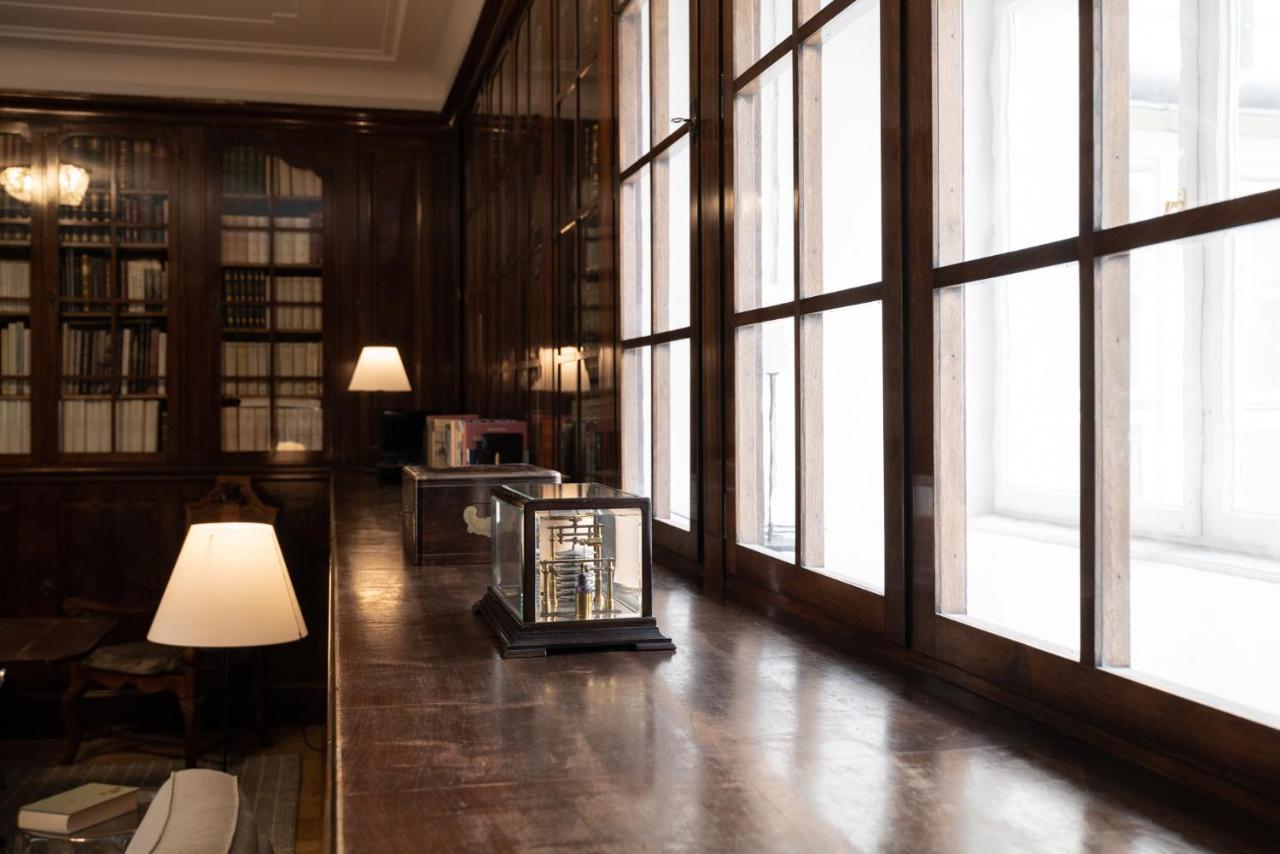 Apartment 2-bedroom With Private Library