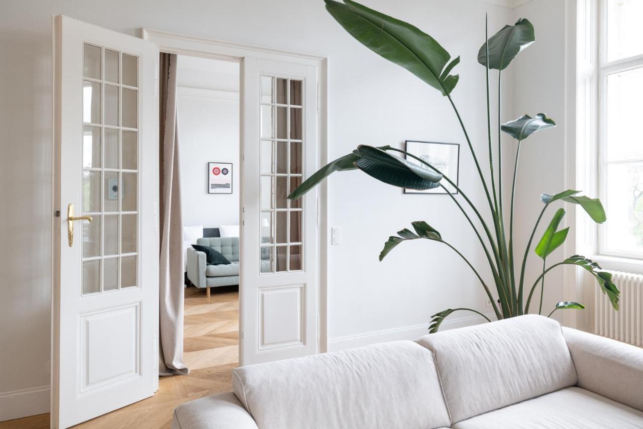 Apartment 2-bedroom With Private Library *