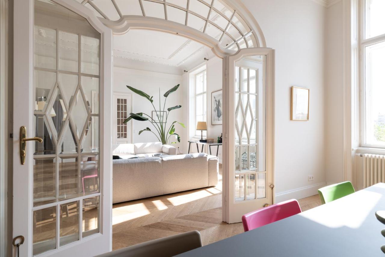 2-bedroom With Private Library Apartment