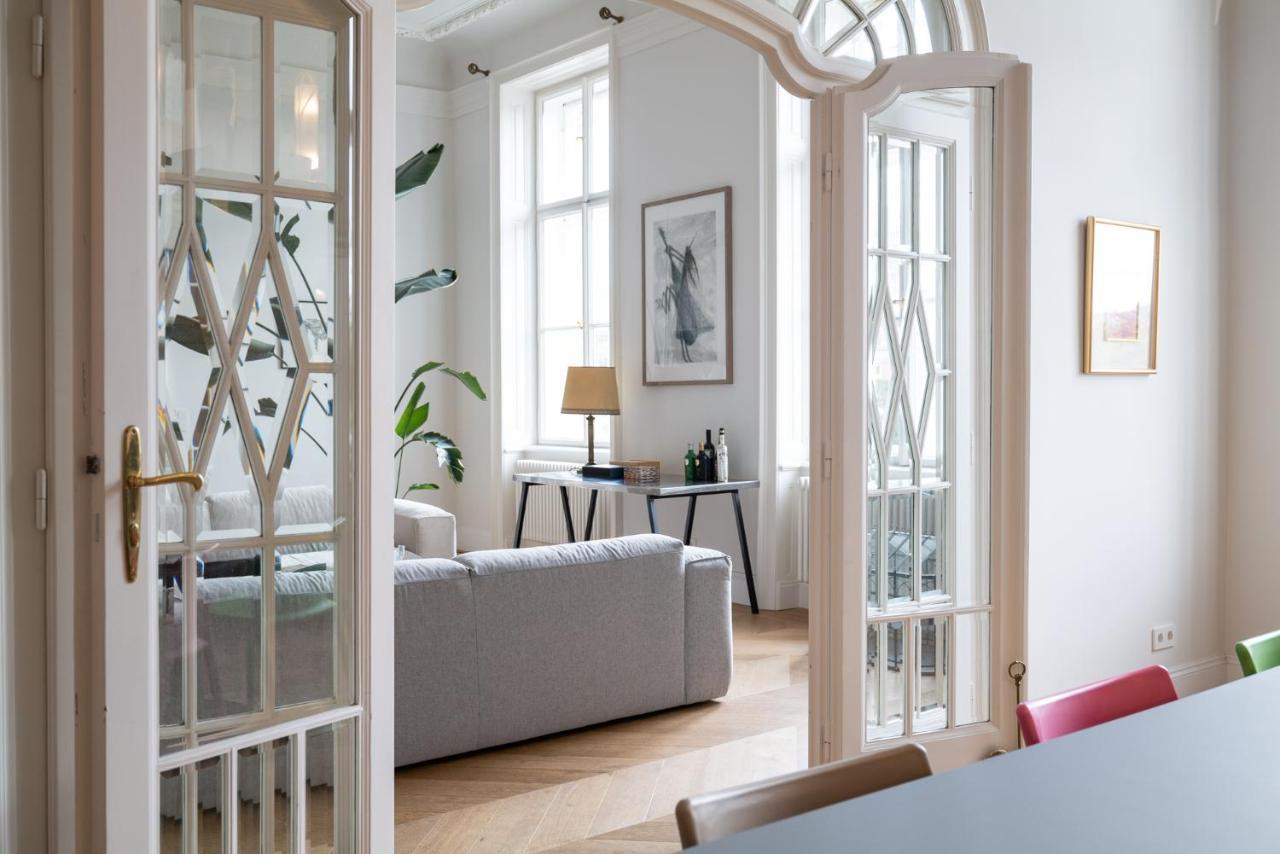 2-bedroom With Private Library *