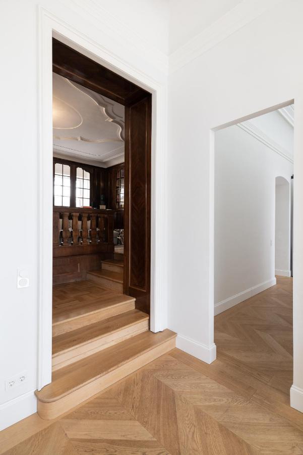 Apartment 2-bedroom With Private Library *