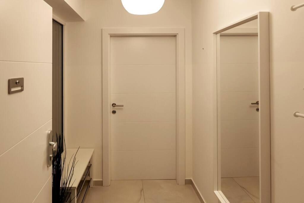Bright With Two Terraces In 1020/vienna * Vienna