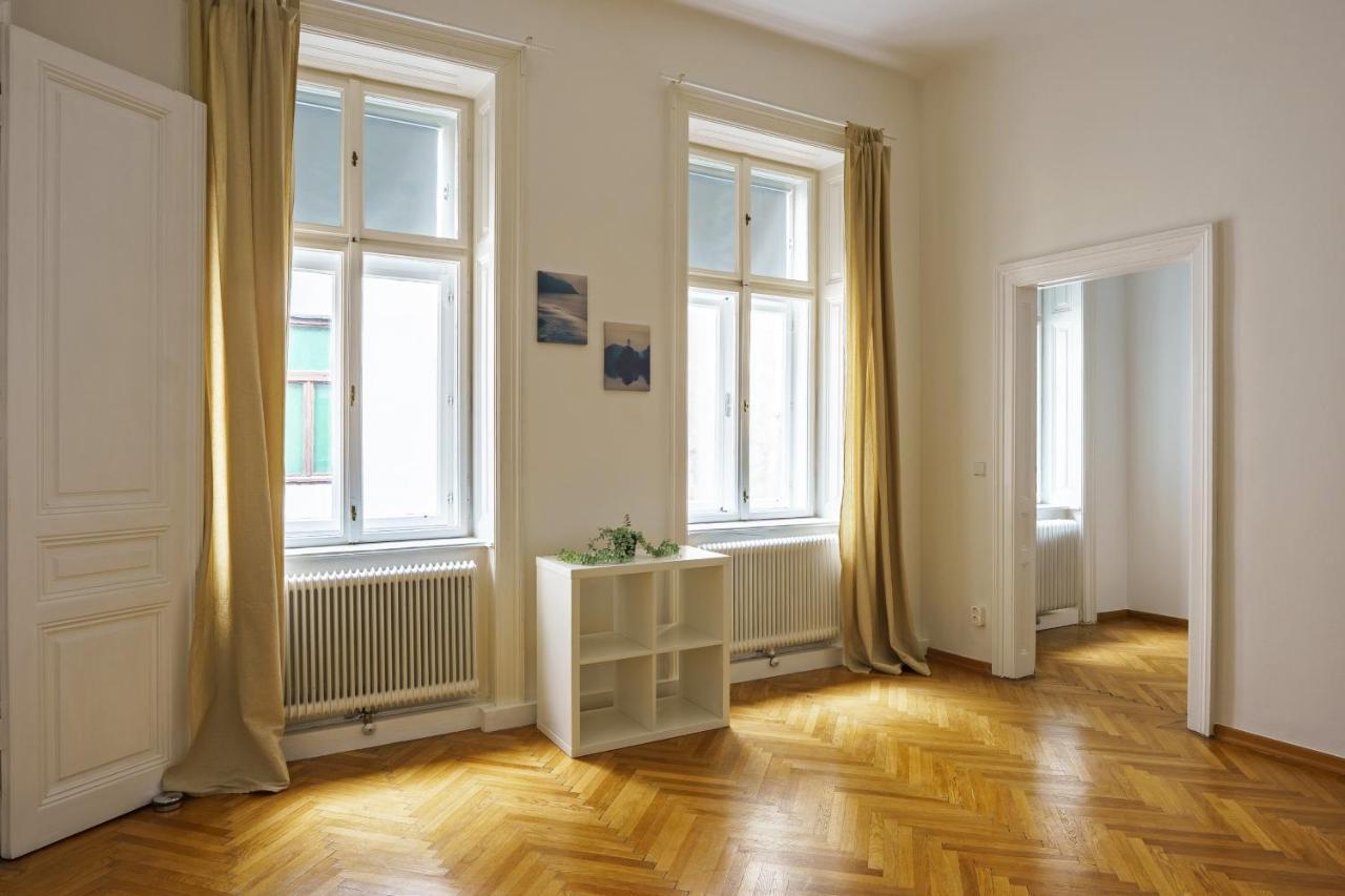 Living - Linke Wienzeile