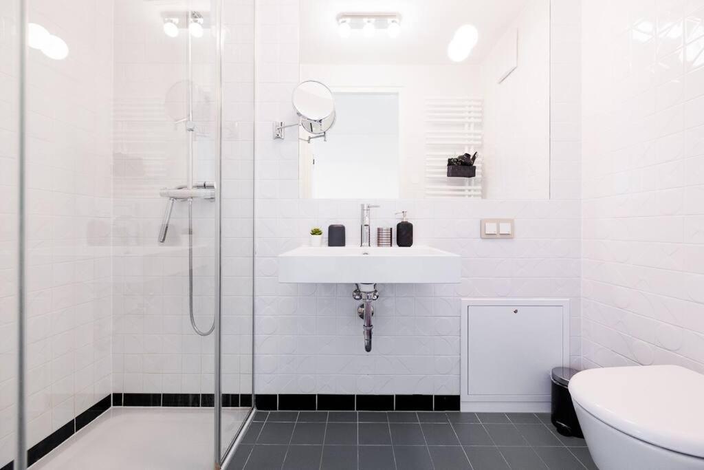 Apartment Julius 3 - Modern Comfort Only 5 Mins To Vienna's Center *
