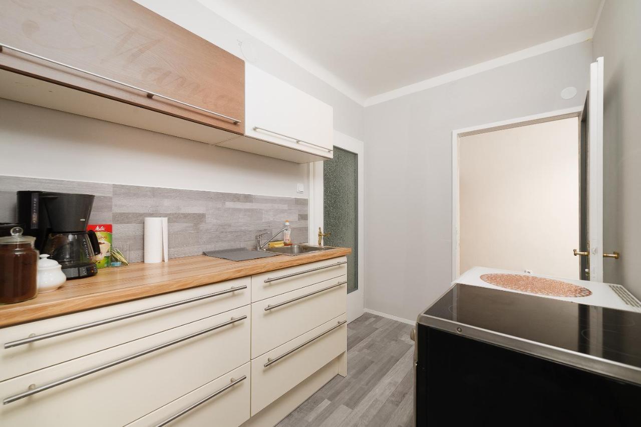 Brand-new On Shopping Street In Schoenbrunn With Lift Access Appartamento Vienna