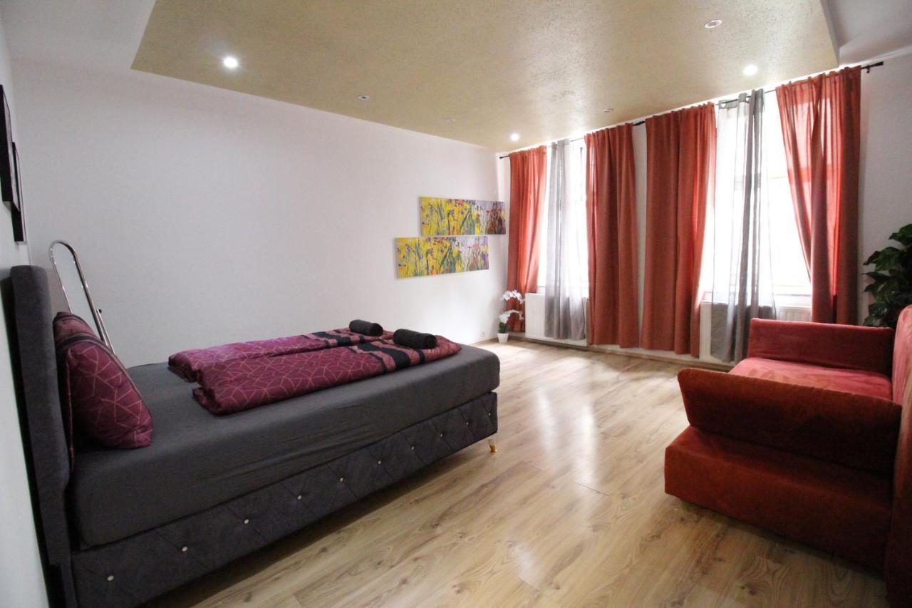 Private Triple Bedroom Rf1 * Vienna