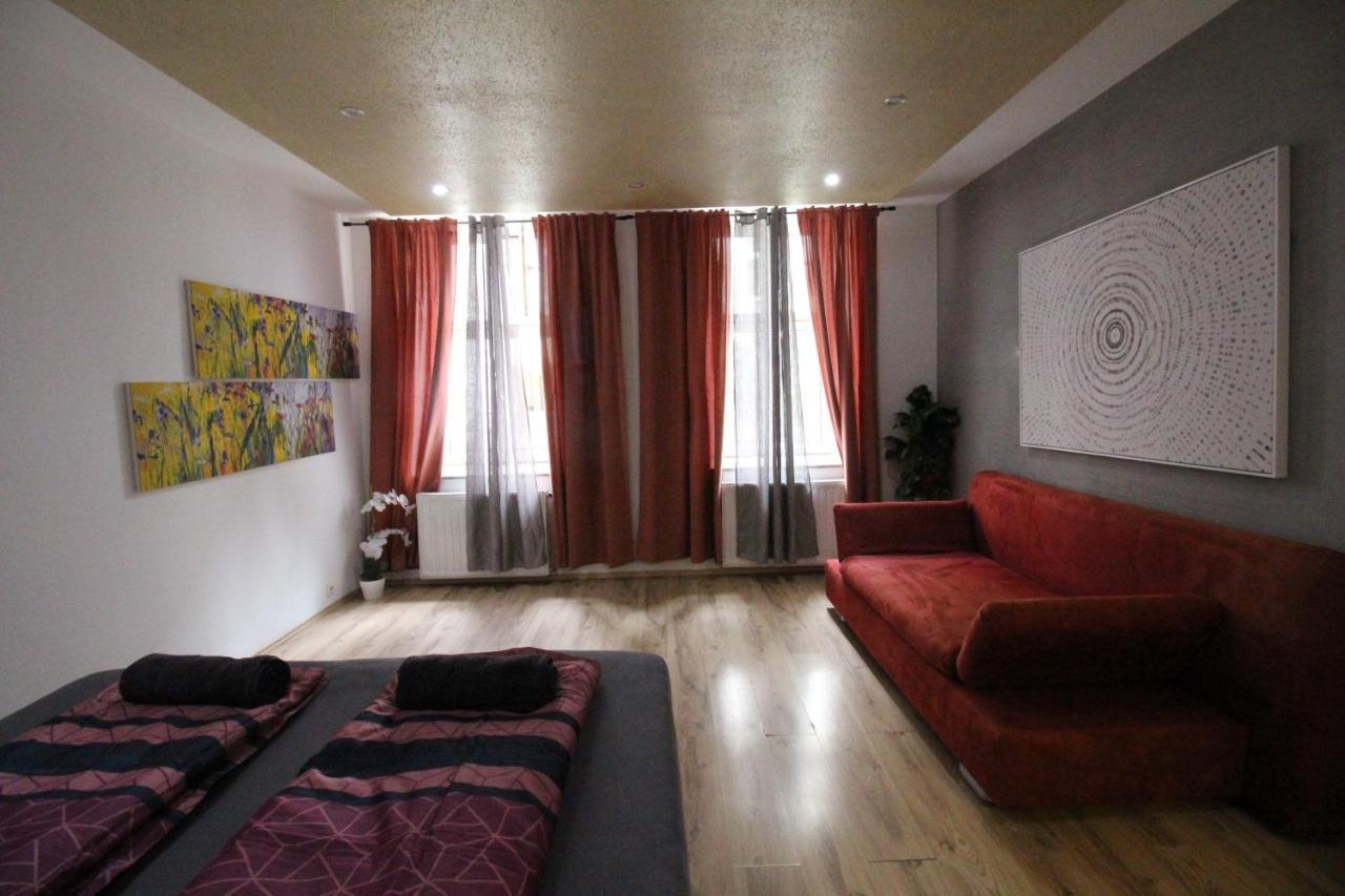 Private Triple Bedroom Rf1 Vienna