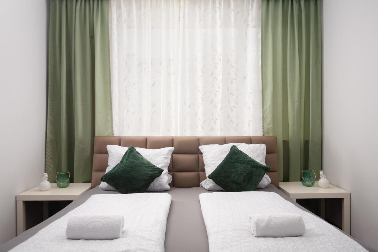 Brand-new On Shopping Street In Schoenbrunn With Lift Access Appartamento Vienna