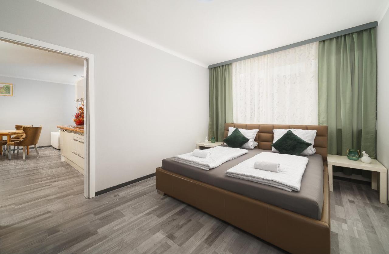 Brand-new On Shopping Street In Schoenbrunn With Lift Access * Vienna