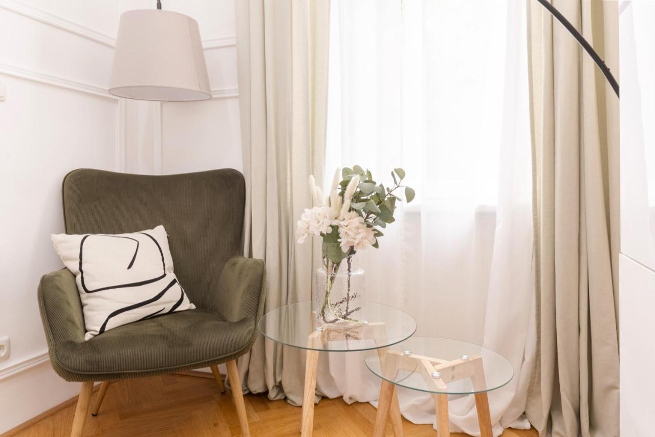 Designer Near Schoenbrunn *