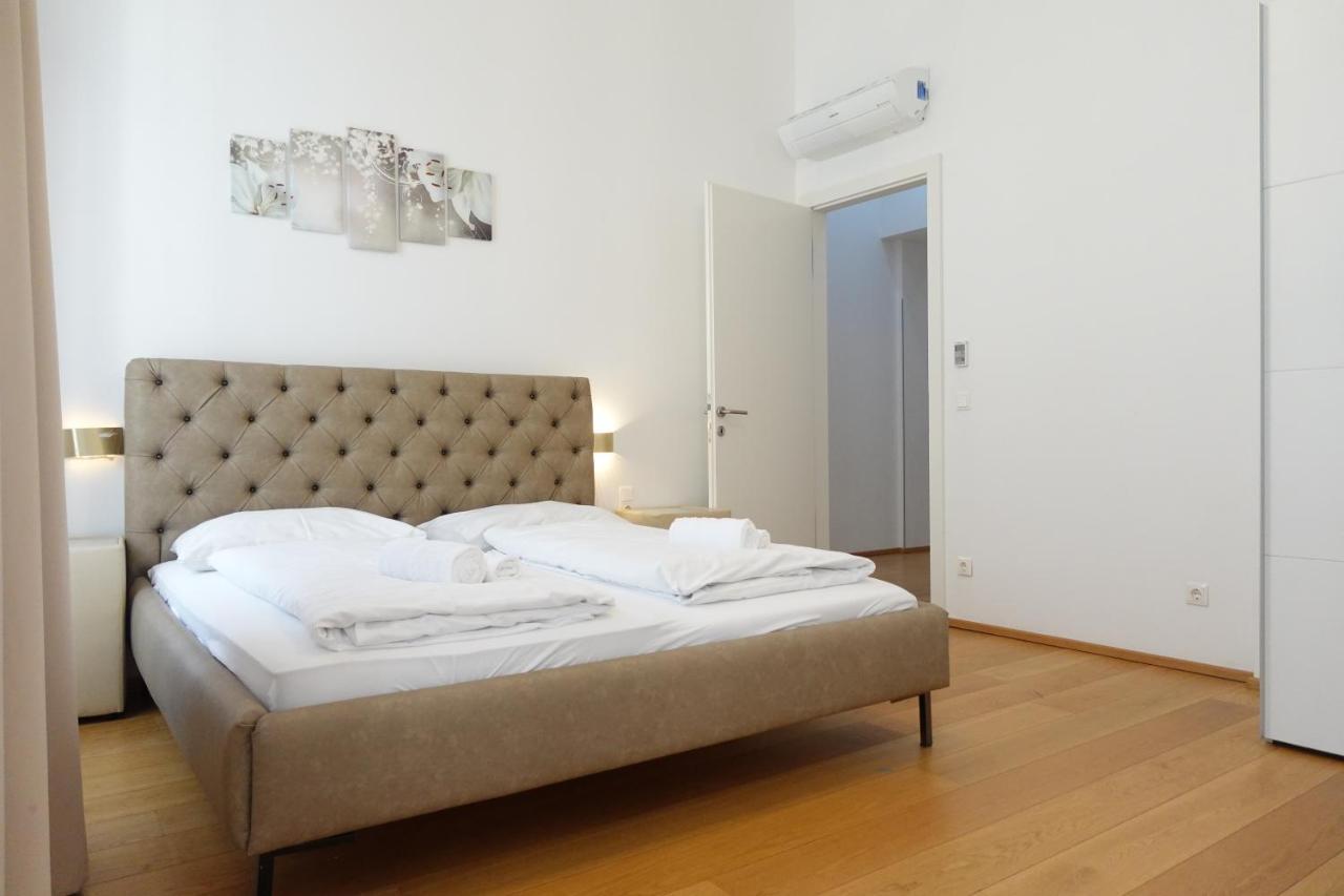 4 Red Star 8 Apartamento *