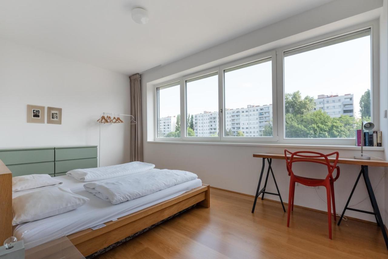 Neu Zentral Und Ruhig An Der U2 / Stadion Apartment *