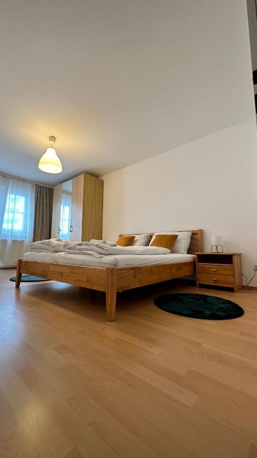 Modern Flat Incl Parking, Near Metro U1 *