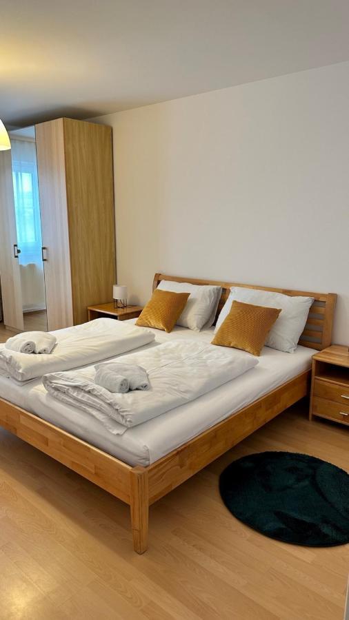 Modern Flat Incl Parking, Near Metro U1 Apartment *