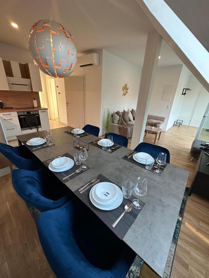 New With Spacious Balcony 18 Viena