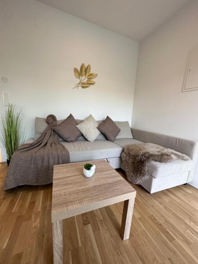 New With Spacious Balcony 18 * Viena