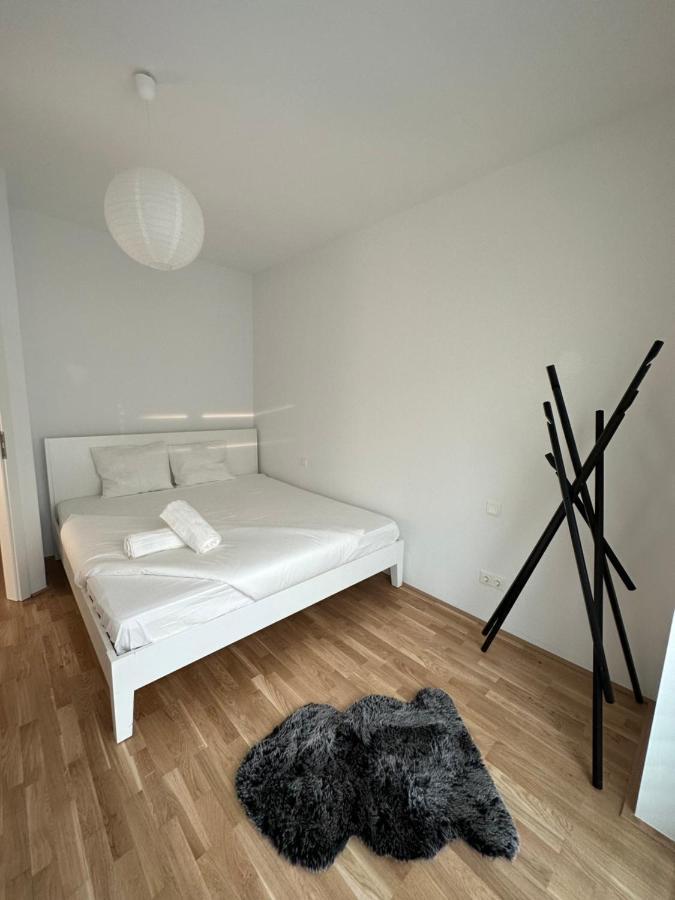 New With Spacious Balcony 18 Viena