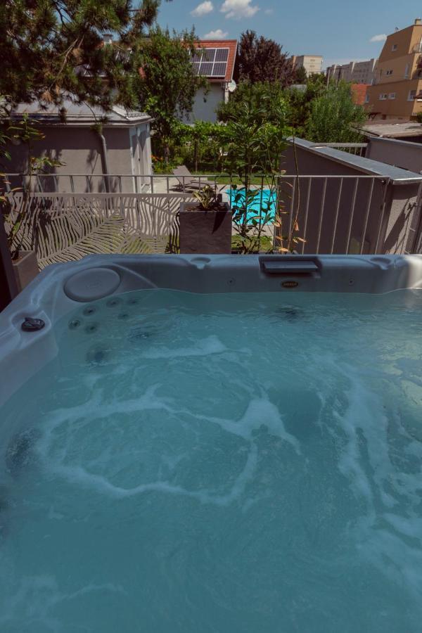 Dream Getaway With Jacuzzi And Pool Viena