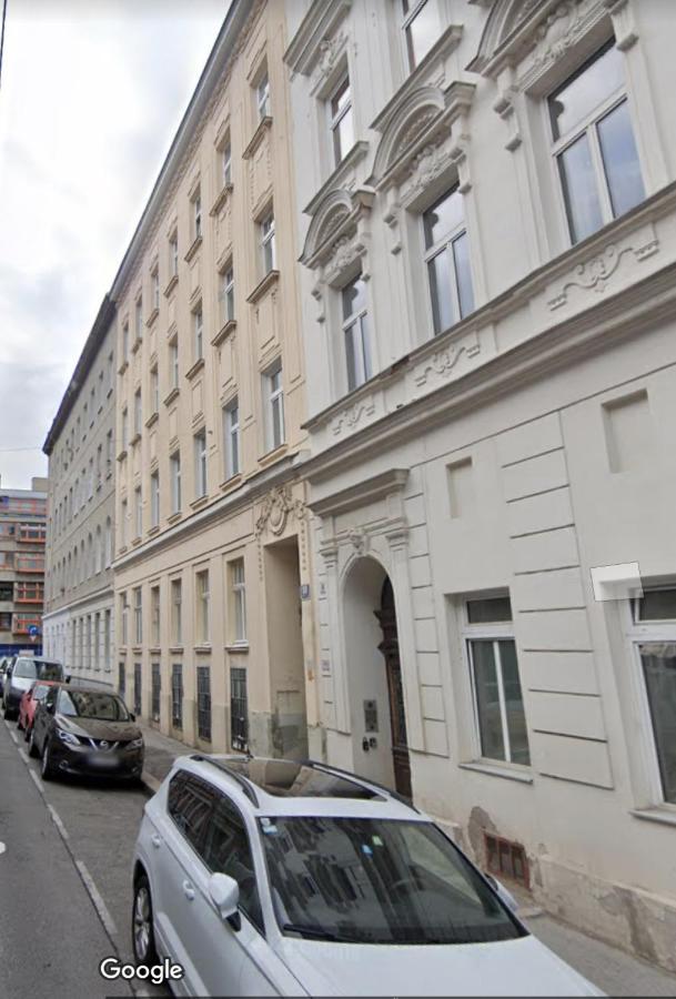 Posh With A King-size Bed And Modern Design * Vienna