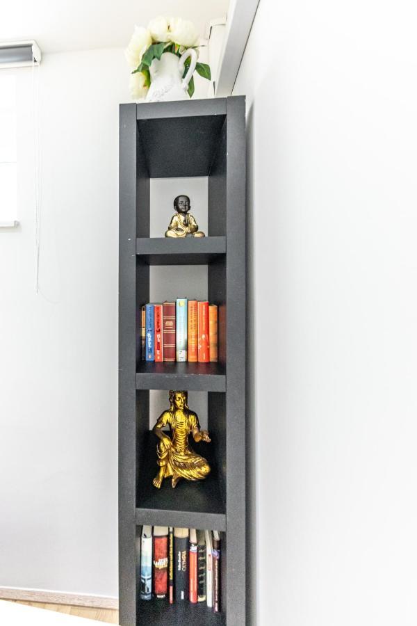1010 Apartment