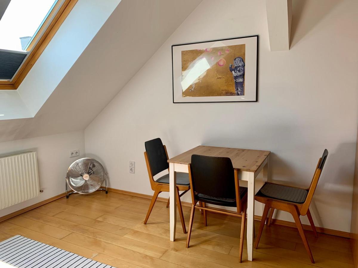 Loft Apartment *