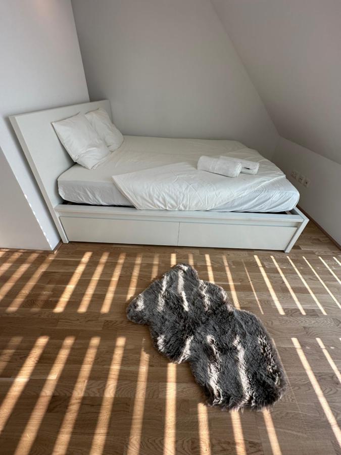 Contemporary With Stunning Views 20 Appartamento