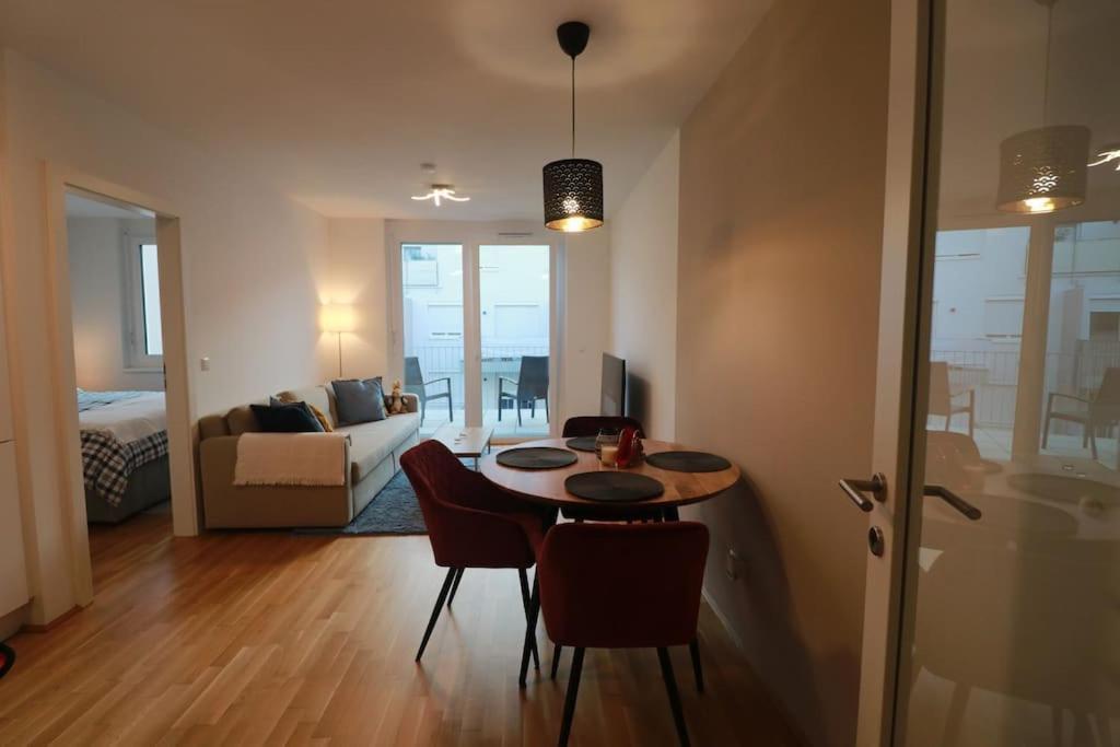 Apartment Ich Teile Mein Zuhause, *