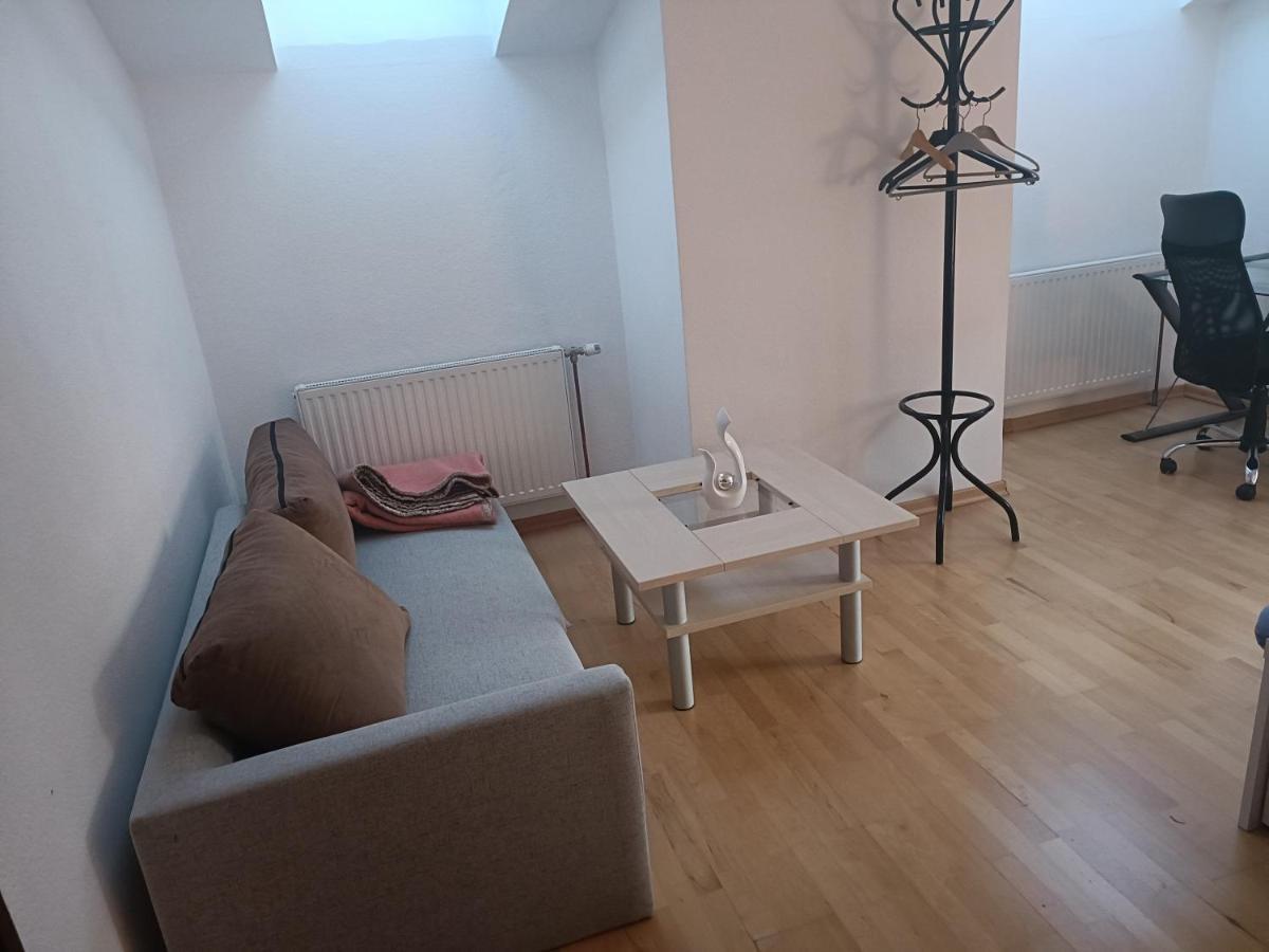 Sunny In Sunny House In A Quiet Location * Wien