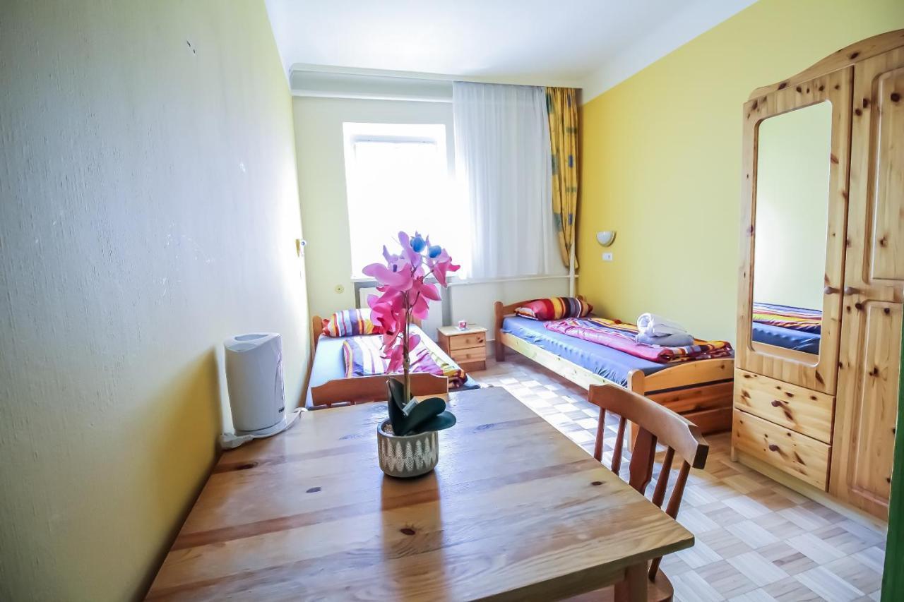 Apartment Economic 2sb In Lively Area