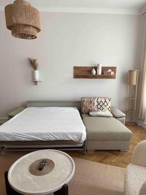 Apartment Easy