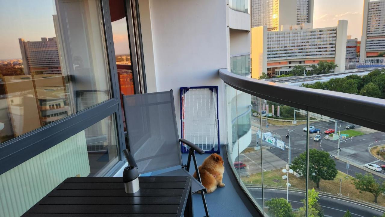 Apartment Wonderful For 4 On The Danube River, Next To Vic & Austria Center