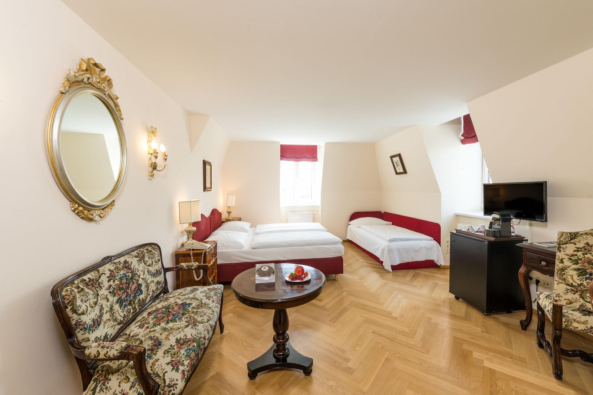 Regina 4*