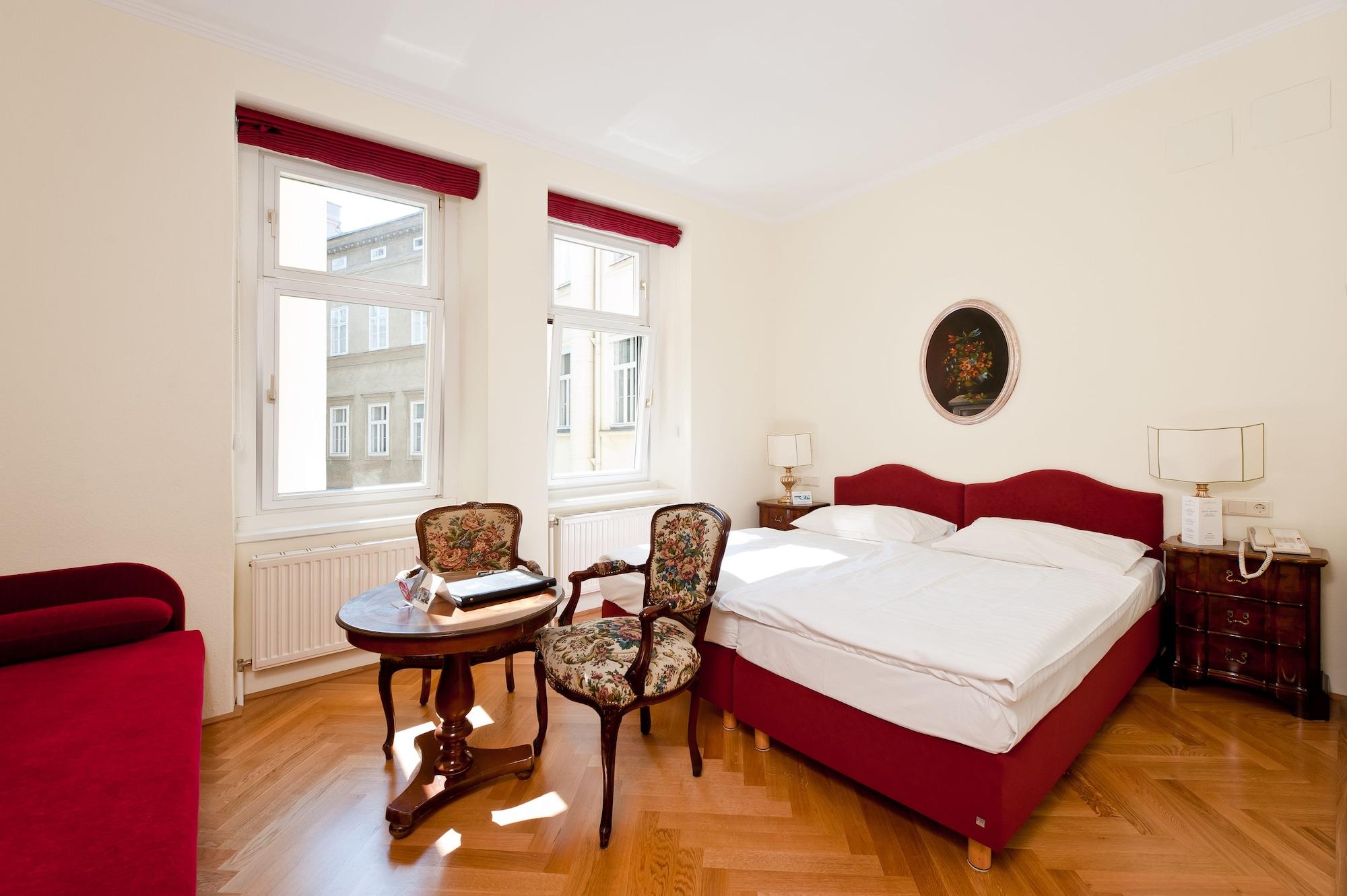 Regina Hotel 4*