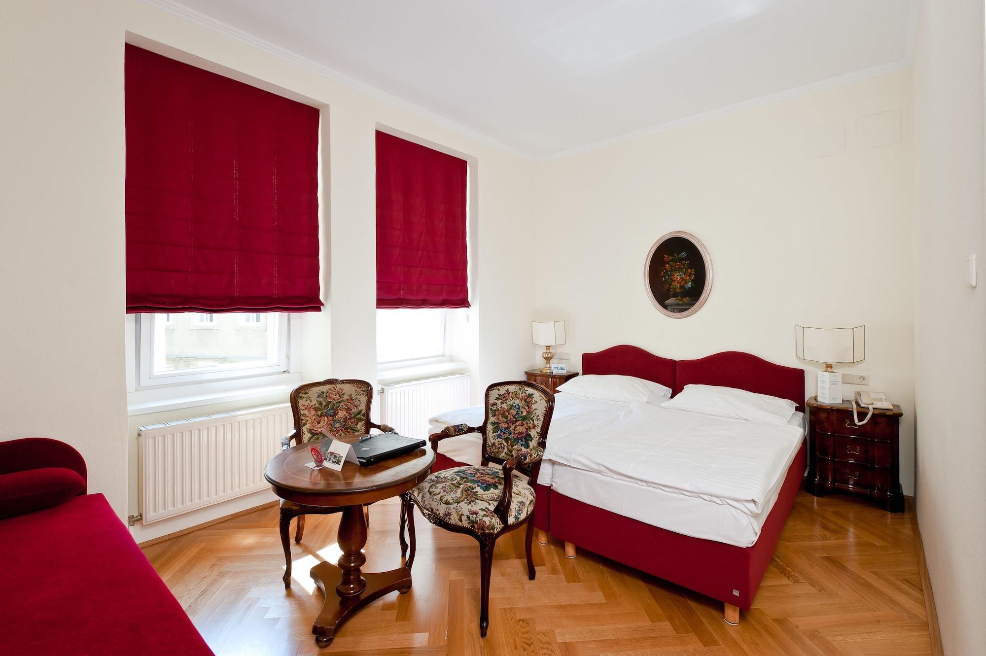Regina Hotel 4*