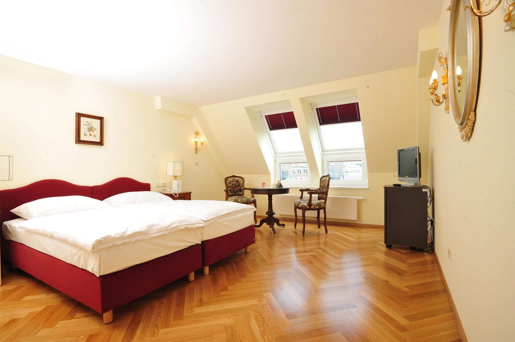 Regina 4*