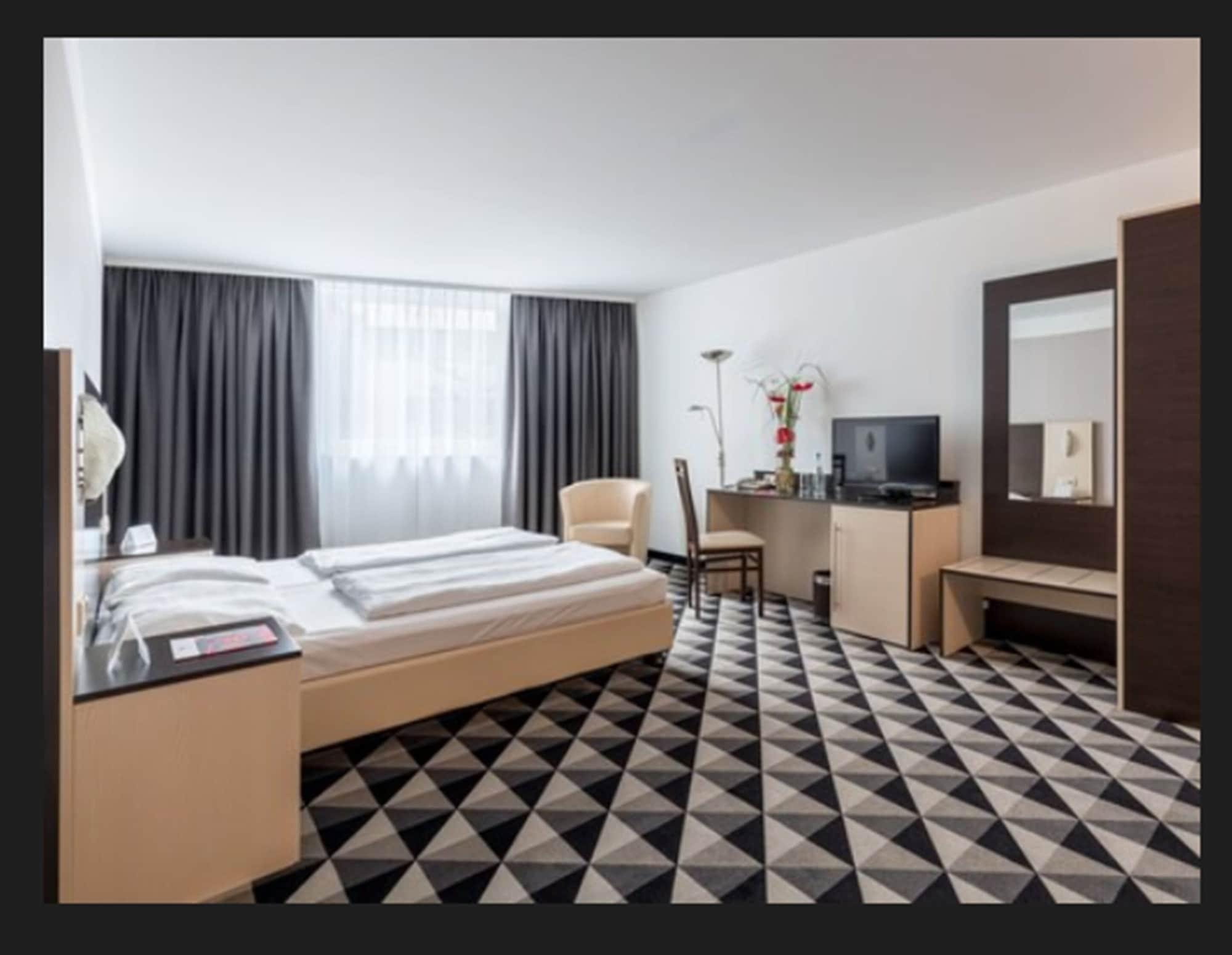 Acom-hotel 4*