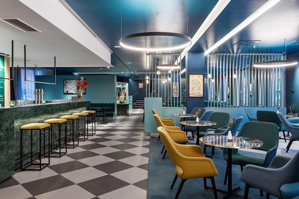 Acom-hotel 4*