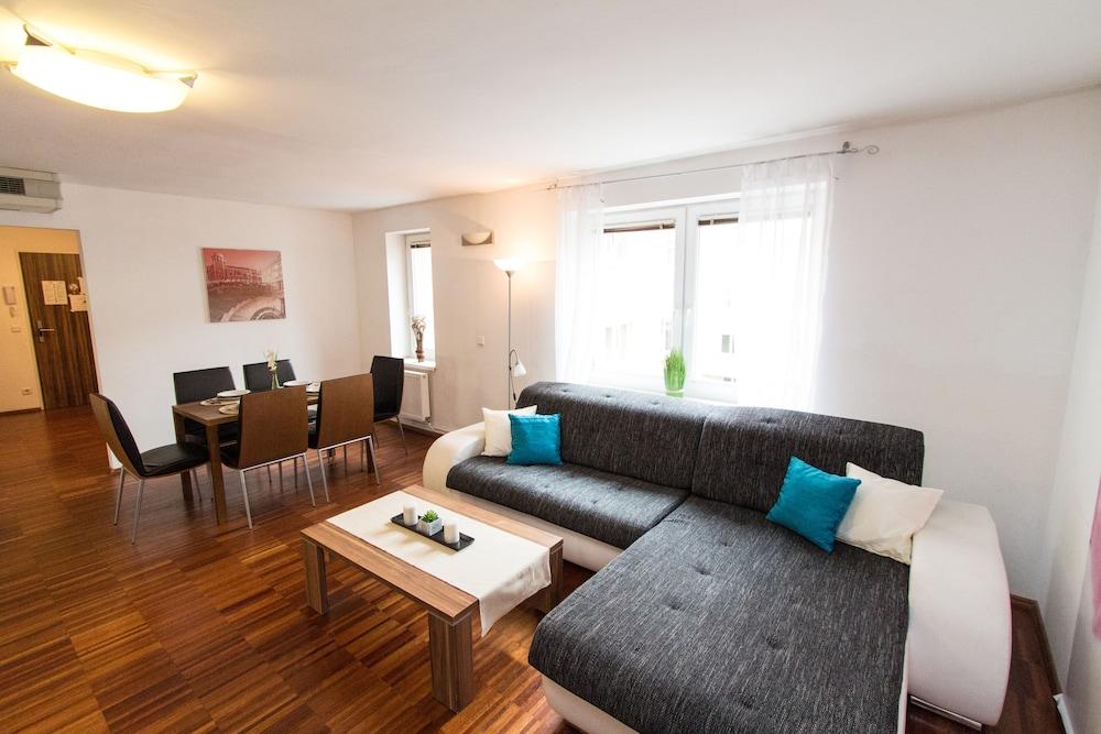 Royal Living Aparthotel