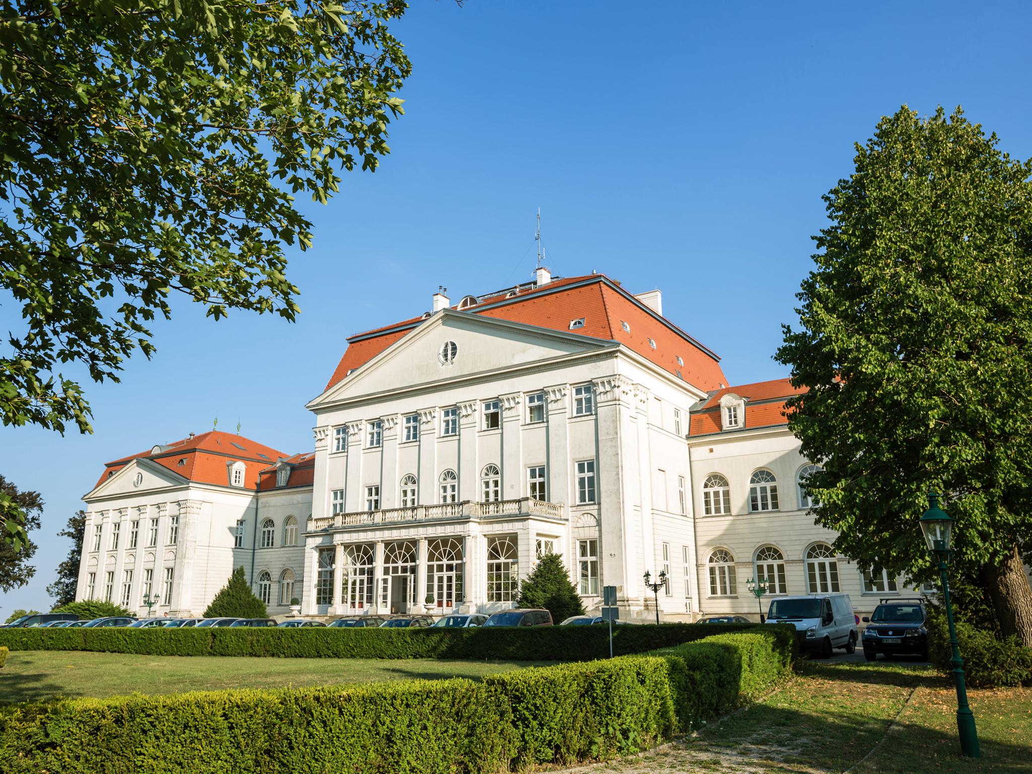 Hotel Austria Trend Schloss Wilhelminenberg Vienna