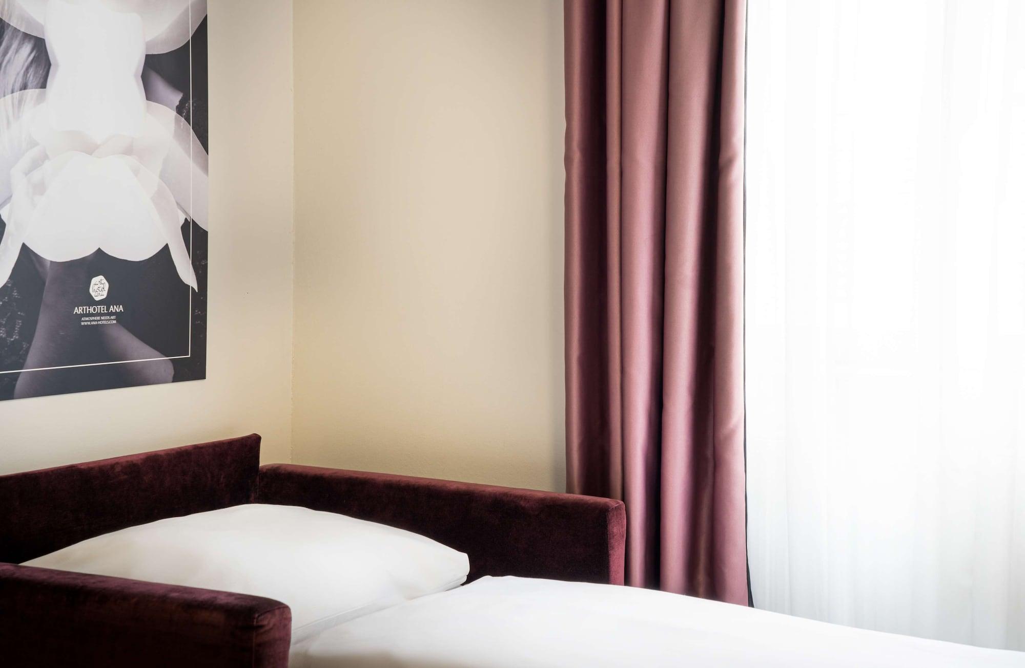 Elaya West Hotel Viena