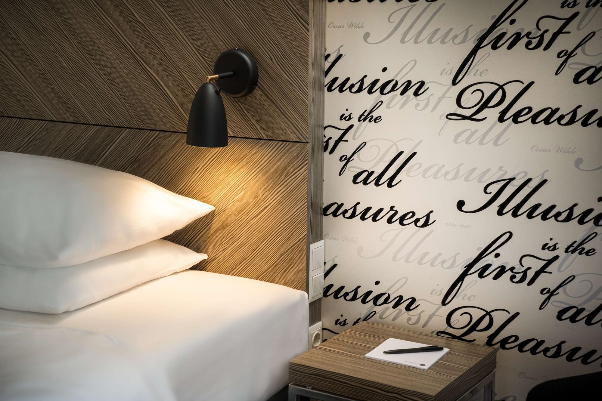 Elaya West Hotel