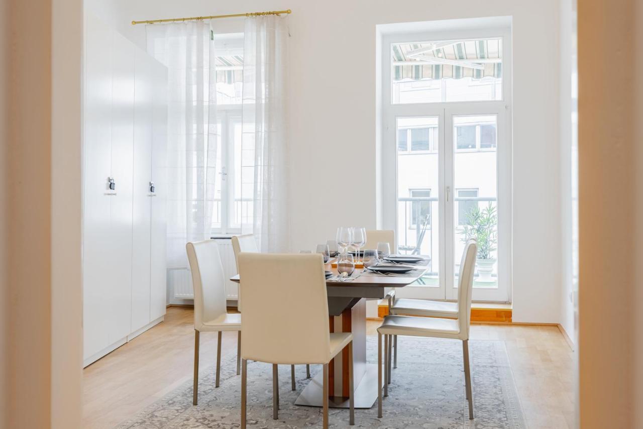 120 M2 4-rooms In A Center * Vienna
