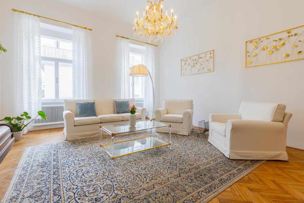 120 M2 4-rooms In A Center Apartment Vienna