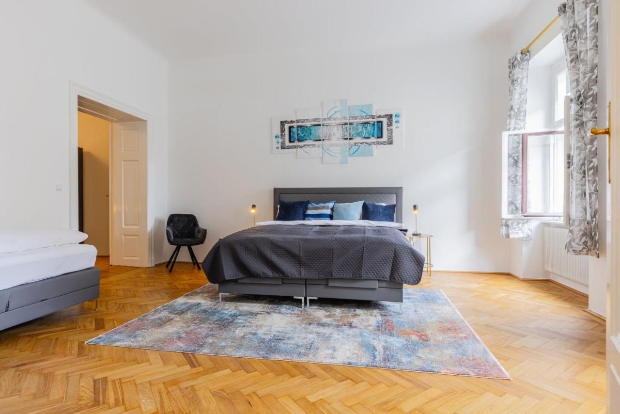 Apartment 120 M2 4-rooms In A Center *