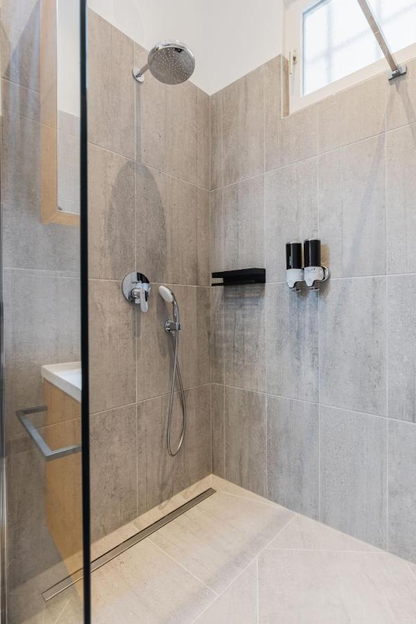 120 M2 4-rooms In A Center Vienna